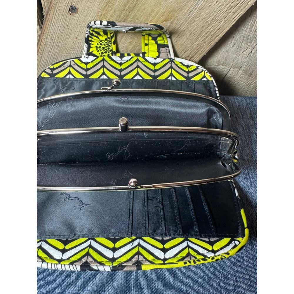 Vera Bradley Wallet Floral Citron Pattern Quilted Black & Yellow Twist Kiss Lock - Picture 7 of 9